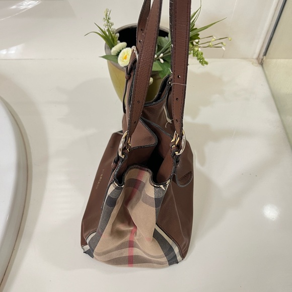 , Burberry Medium Tote hazel color, size 9.25x7.5 wide.Leather and fabric - Picture 5 of 7